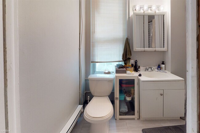 Foto del edificio - 1 br, 1 bath Triplex - 1707 N Gratz ST Unit B