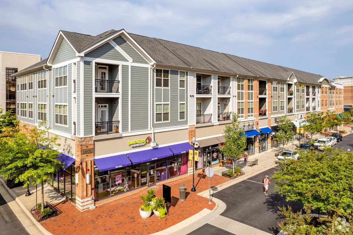 1601 Village Market Blvd - Building G-F