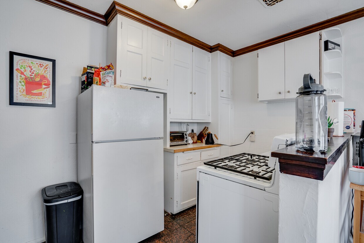 Primary Photo - 2775 Xerxes Ave S