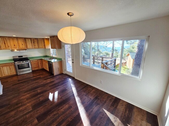 Building Photo - 53200 Pina Vista Dr
