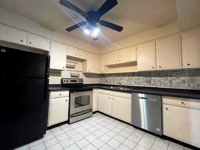 Foto del edificio - 3817 W 123rd St