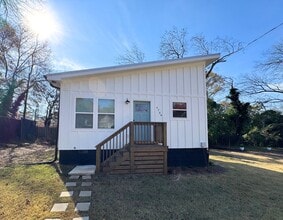 Building Photo - 478 Ruth St