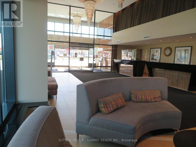 Photo du bâtiment - 3985-3985 Grand Park Dr