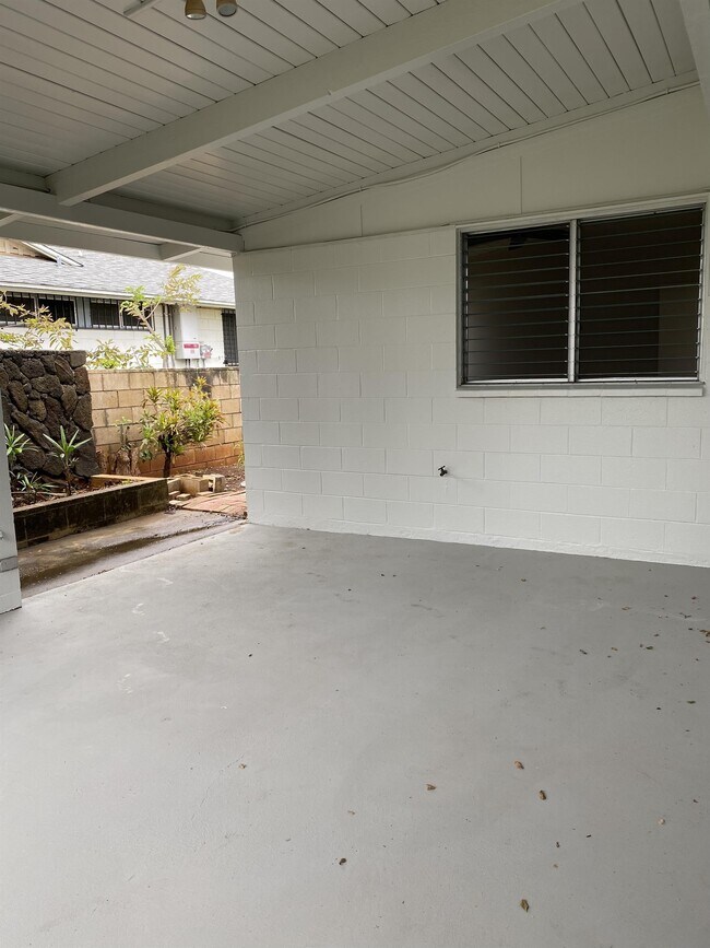 Building Photo - 1549 Molehu Dr