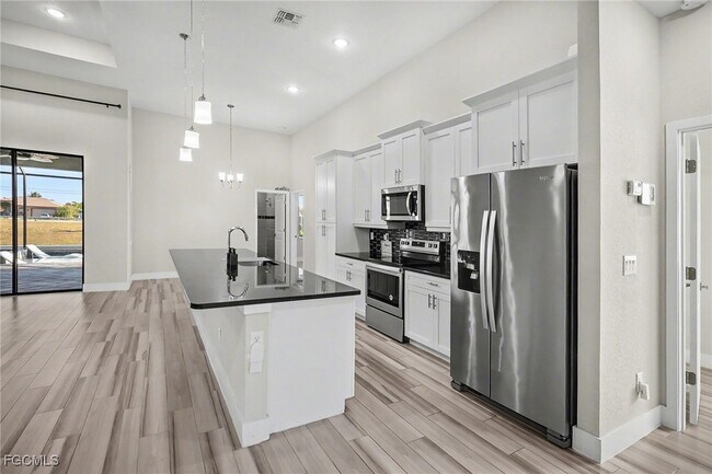 Foto del edificio - 239 SE 11th Terrace