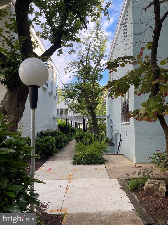 Building Photo - 243 G St SW