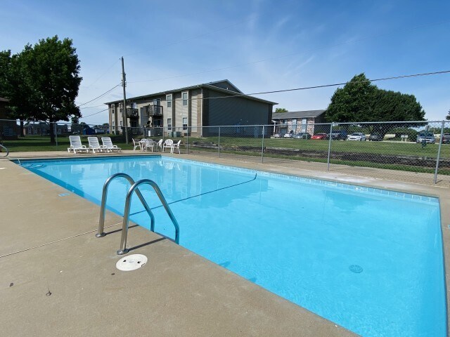 Piscina - Lombard Heights Apartments