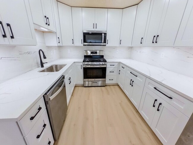 Foto del edificio - 2203 Bear Valley Terrace