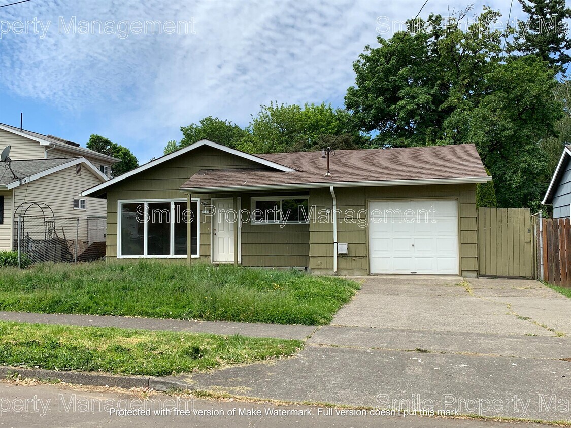 Primary Photo - 9545 N Clarendon Ave