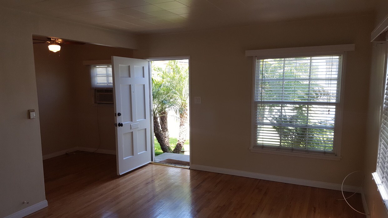 Front entrance - 4206 E 14th St