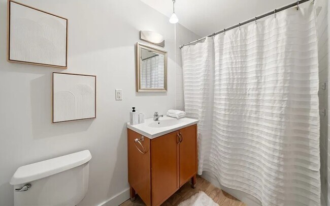 Foto del edificio - 649 2nd Ave