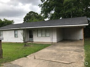 Building Photo - 212 N Beech Ave