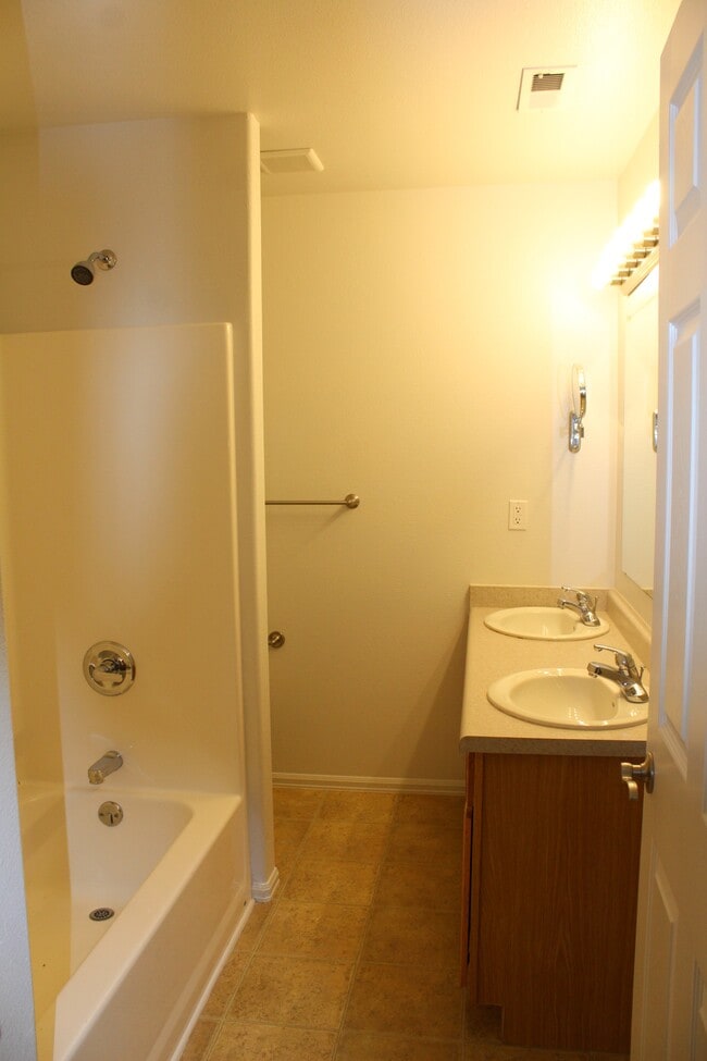 Foto del edificio - 21 Bryan Loop