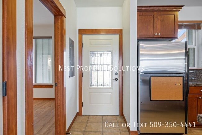 Building Photo - 6432 Melby Way NE