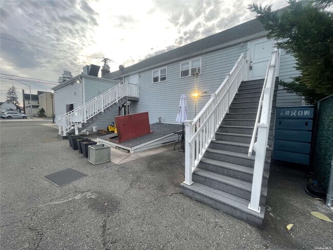 Building Photo - 2757 Long Beach Rd