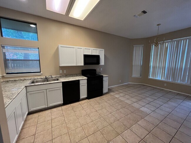 Foto del edificio - 9731 Quiet Lake San Antonio Tx78254