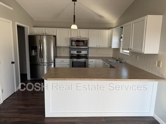 Building Photo - 816 S Longbranch Dr