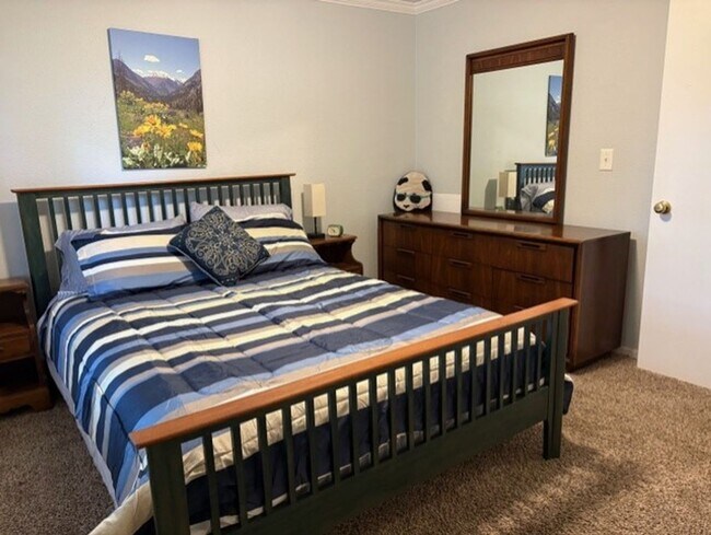 Foto del edificio - Fully Furnished Cozy 2-Bedroom Living in D...