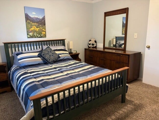 Building Photo - Fully Furnished Cozy 2-Bedroom Living in Desirable Tumwater Hill