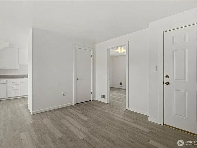 Foto del edificio - Wonderful 1 Bed, 1 Bath Upper Unit in Taco...
