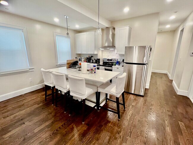 Cocina: Unidad 1 - 35 Foster St