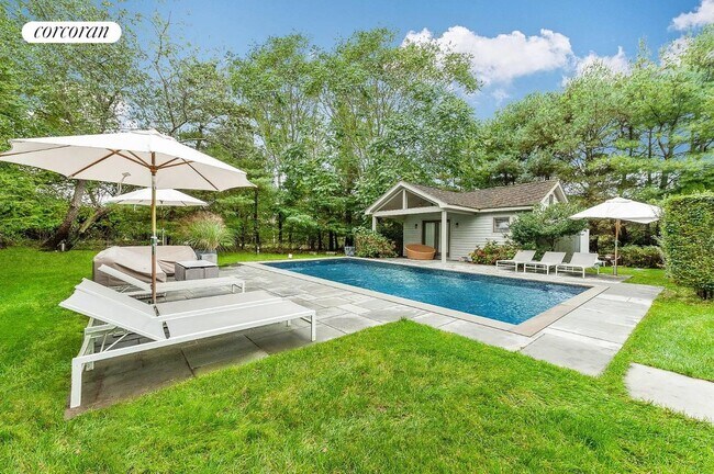 Foto del edificio - 35 Hayground Cove Rd