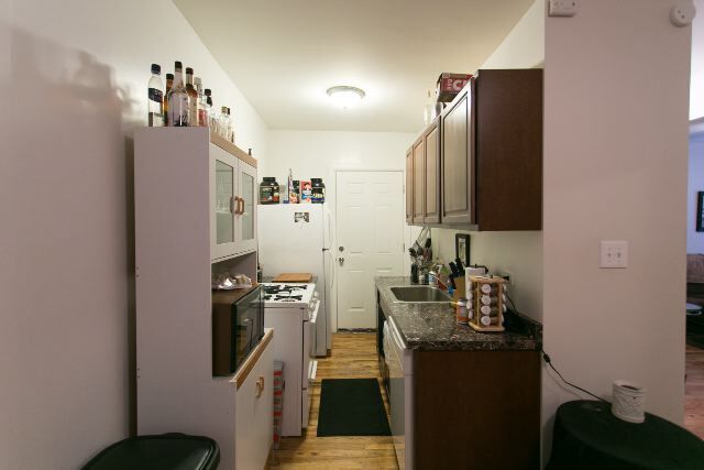 Foto del edificio - 837.5 W Cornelia Ave
