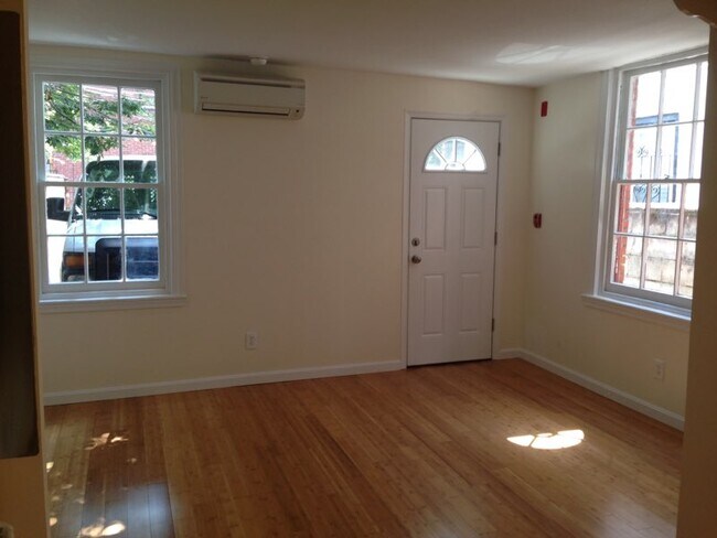 Building Photo - 1212 Spruce St