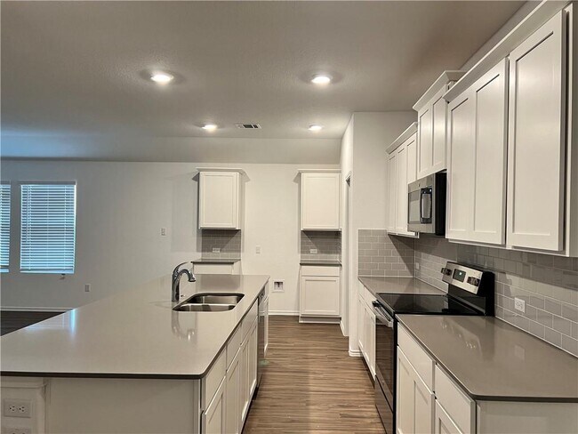 Foto del edificio - 223 Chickasaw Ln