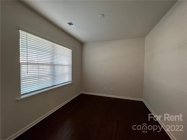Building Photo - 171 Falls Cove Dr
