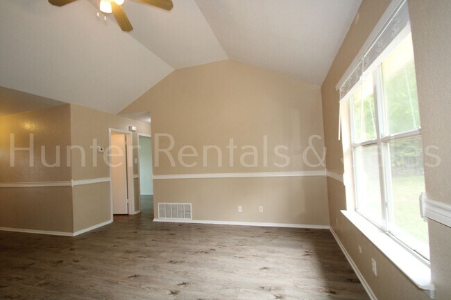 Foto del edificio - Move In Today!