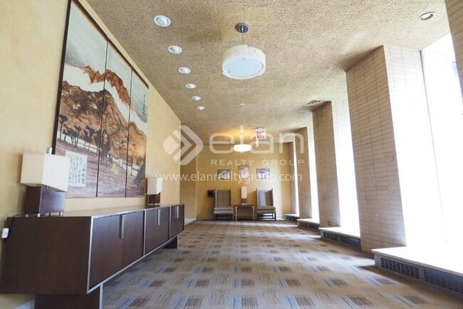 Building Photo - 3950 N Lake Shore Dr