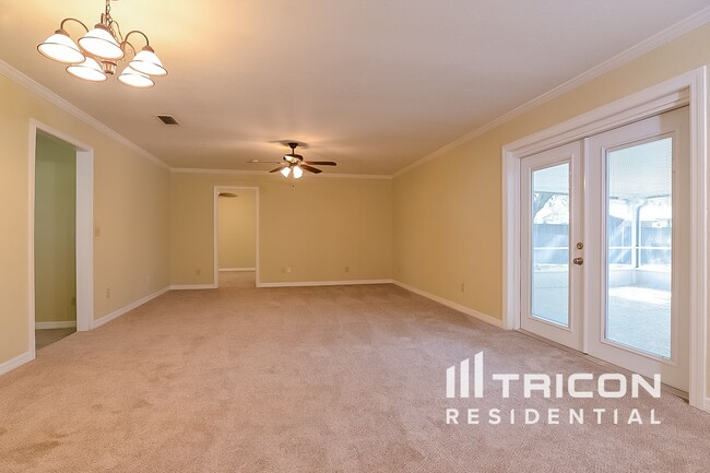 Building Photo - 2105 Clifton Drive Valrico FL