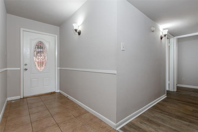 Building Photo - 622 Valley View Dr