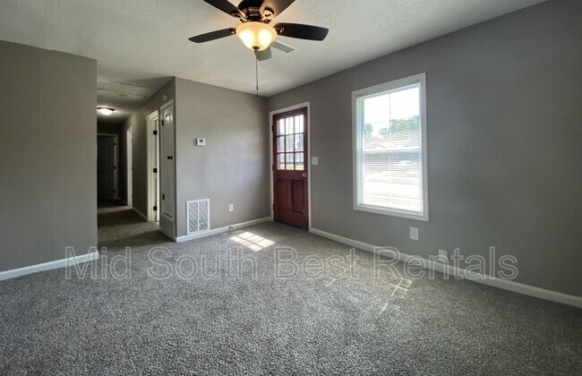 Building Photo - 5019 Applewhite Ln