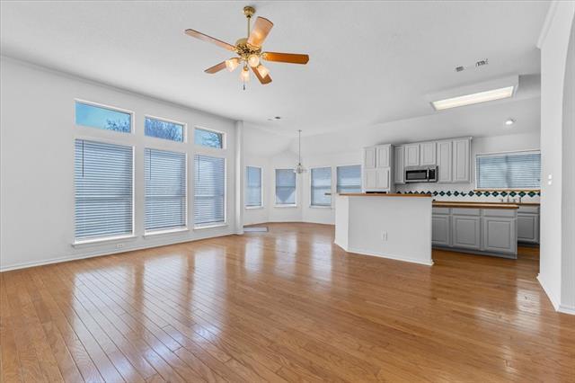 Foto del edificio - 8408 Falconet Cir