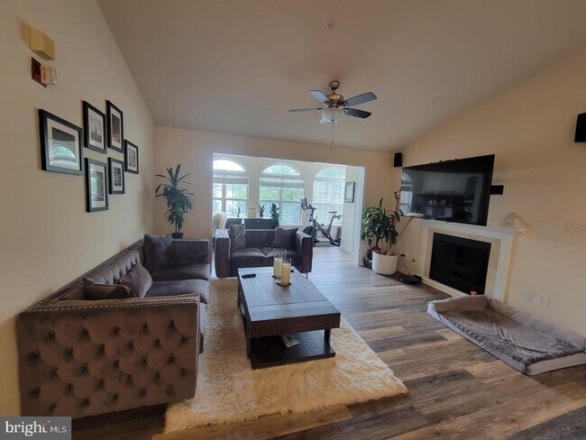 Foto del edificio - 7706 Haynes Point Way