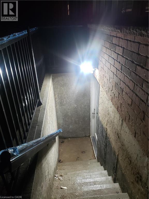 Photo du bâtiment - 18 Forest Grove Ln