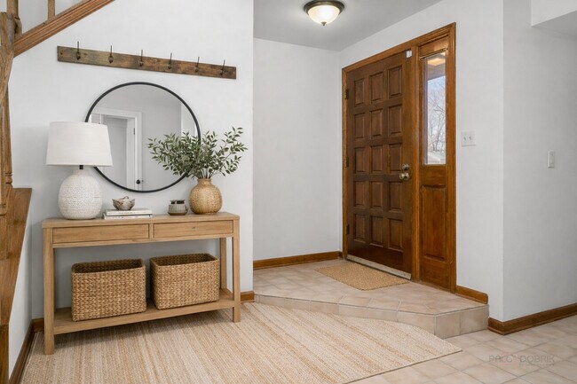 Foto del edificio - 107 E Winchester Rd