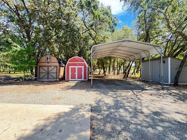 Foto del edificio - 3 bed/2 ba country home