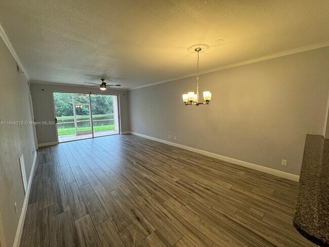 Foto del edificio - 3245 Cypress Glen Way