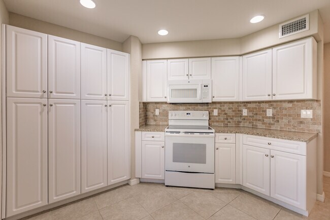 Foto del edificio - 27490 Palmesta Circle