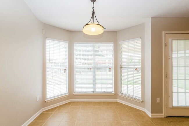 Building Photo - 2717 Baird Dr