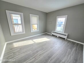 Building Photo - 316 8th Ave