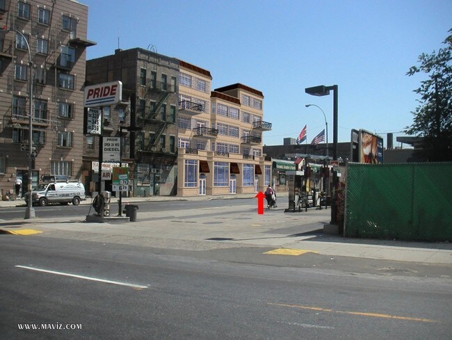 Building Photo - 739 Bedford Ave