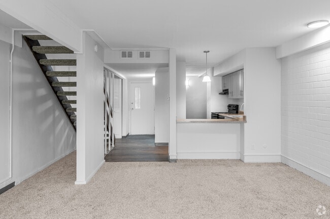 2BR, 1BA - 1133SF - Gold Zone Valley