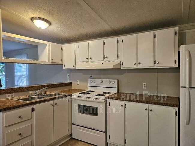 Foto del edificio - 776 Montgomery Dr