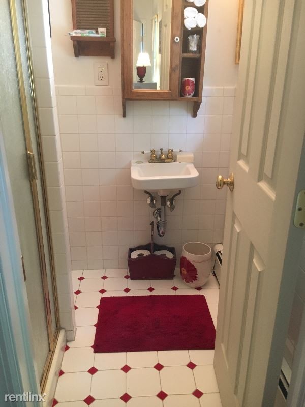 Foto del edificio - 1 br, 1 bath Apartment - 55 Roseville Ave