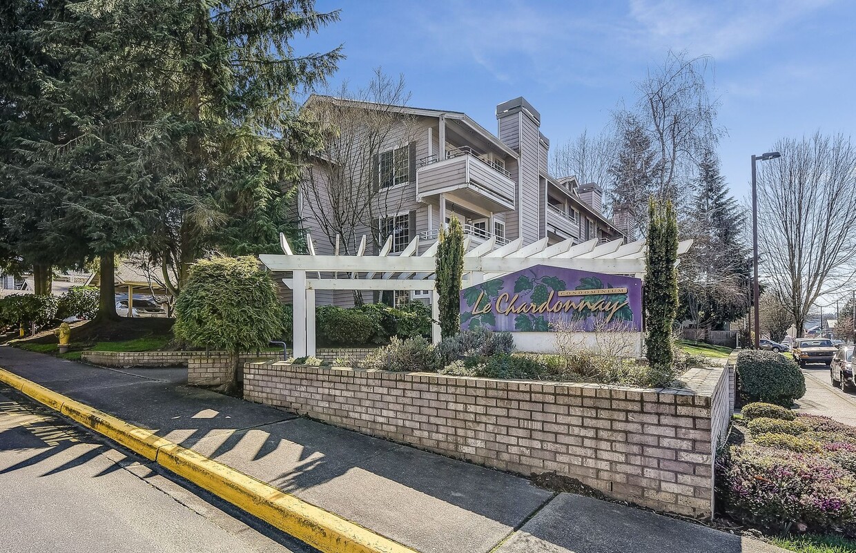 Primary Photo - 2bd/2ba Woodinville Condo
