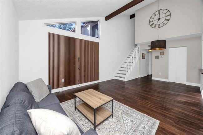 Foto del edificio - 2095 Sunset Point Rd